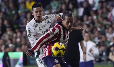 James Rodríguez vs Chivas