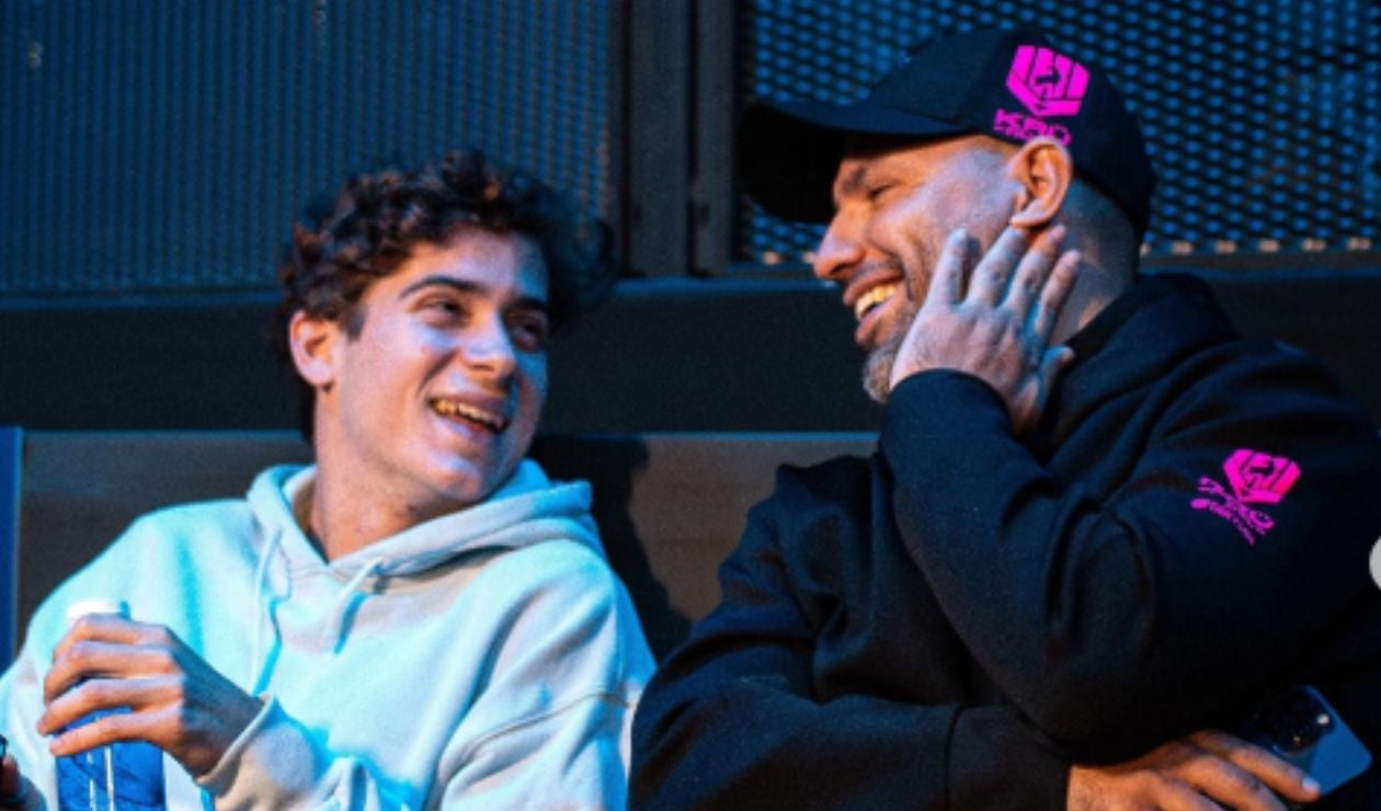 Franco Colapinto y Kun Agüero