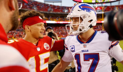 Mahomes y Allen en duelo por la NFL