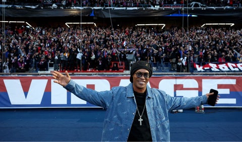 Ronaldinho anuncia nuevo proyecto de formación