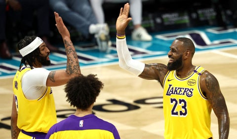 Anthony Davis se despidió de Los Lakers