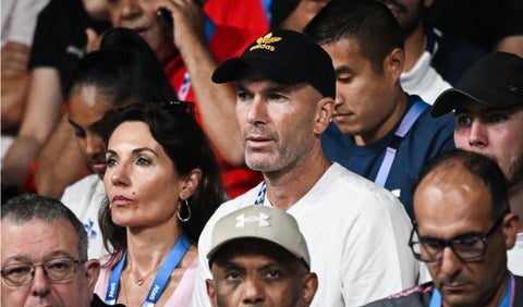 Zidane se prepara para dirigir a la selección de Francia