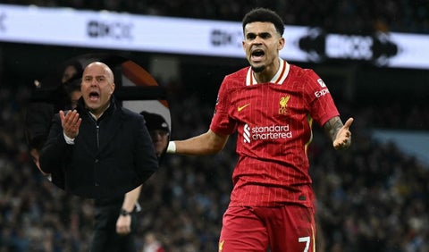 Luis Díaz titular con Liverpool frente a Newcastle