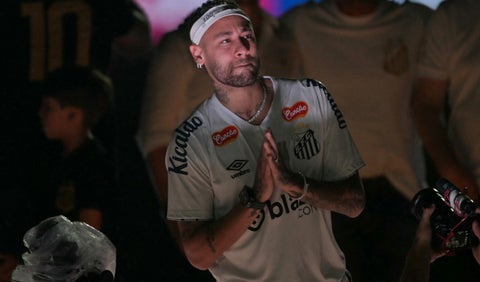 Neymar fue presentado como nuevo jugador del Santos de Brasil