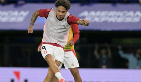 Paolo Guerrero con la selección de Perú