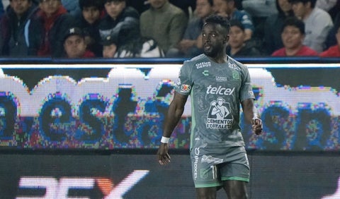 Stiven Mendoza - Club León
