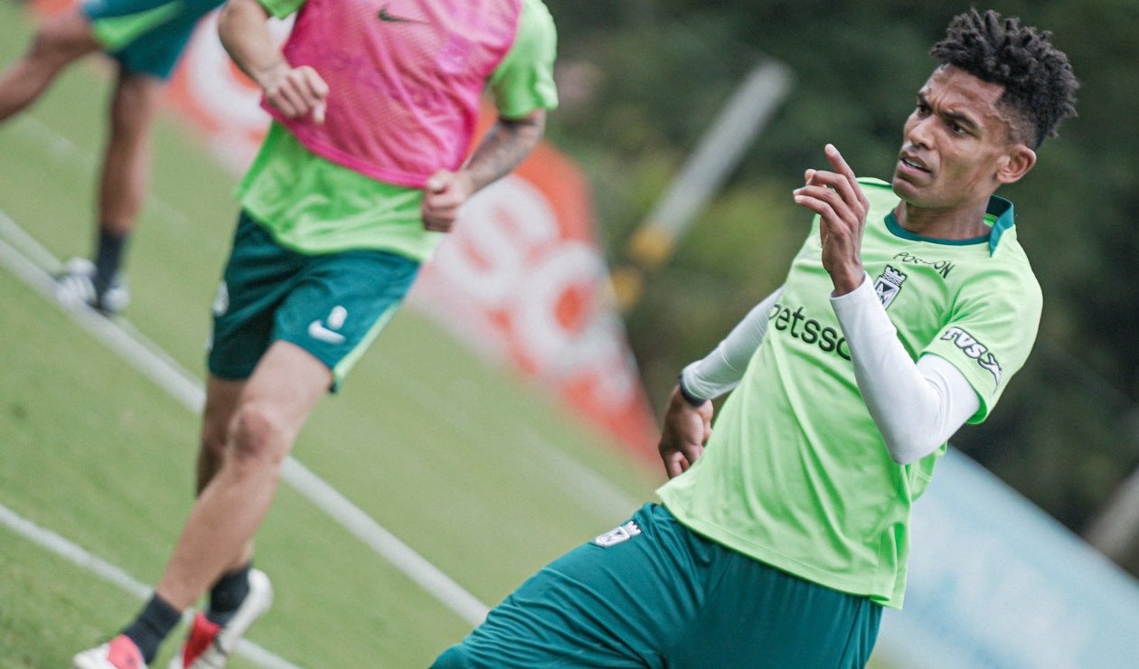 William Tesillo en entrenamiento con Atlético Nacional