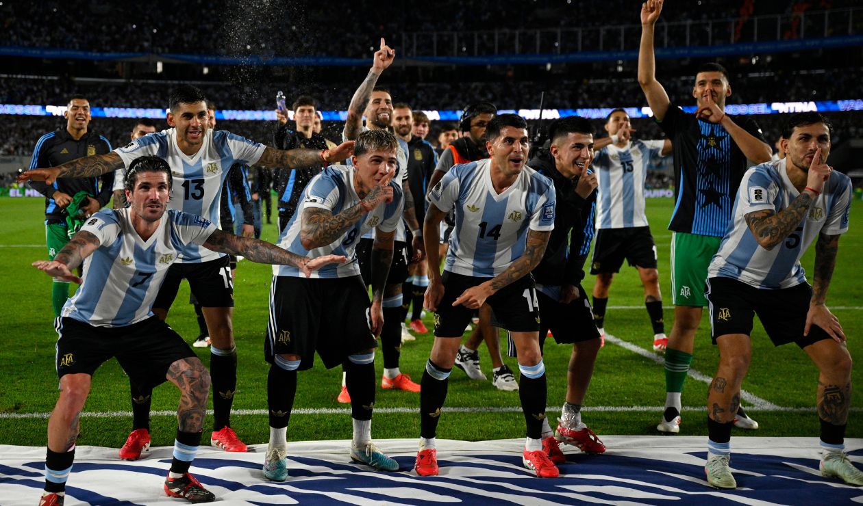Argentina celebra su triunfo con insultante arenga hacia Rafinha