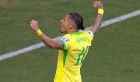 Raphinha en Brasil vs Colombia