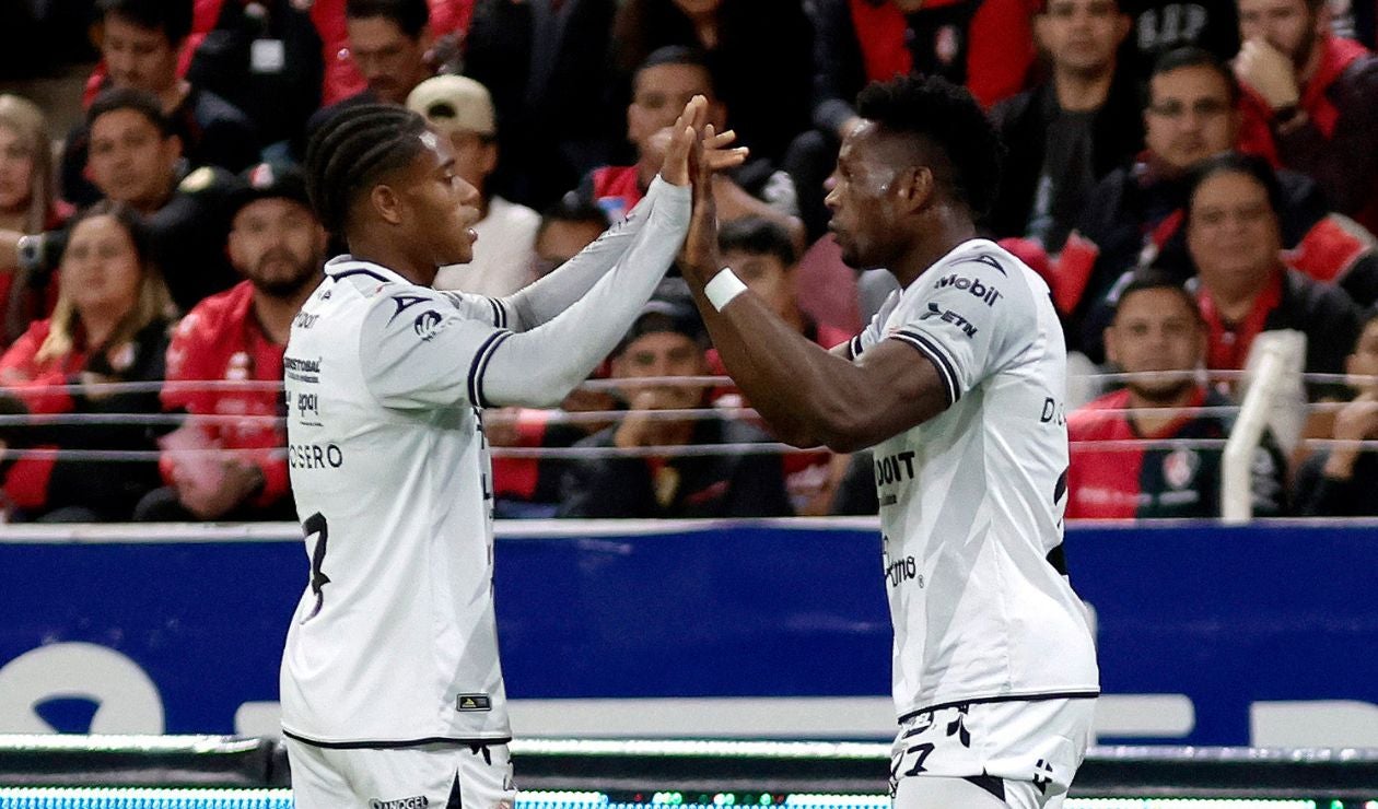 Díber Cambindo, delantero de Necaxa