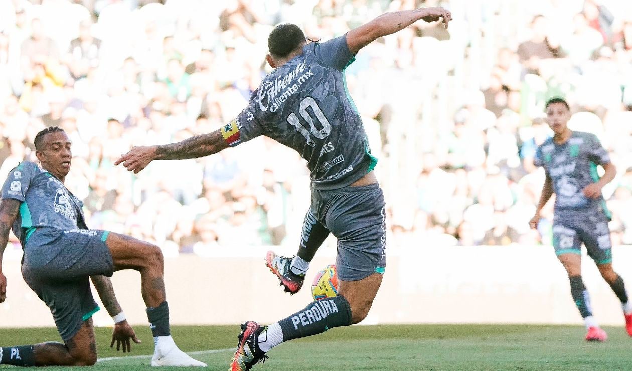 James Rodríguez en la derrota de León con Santos