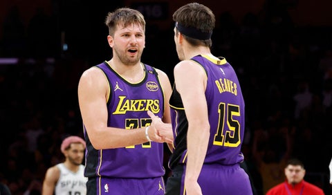 Lakers vuelve a ganar en la NBA sin LeBron James