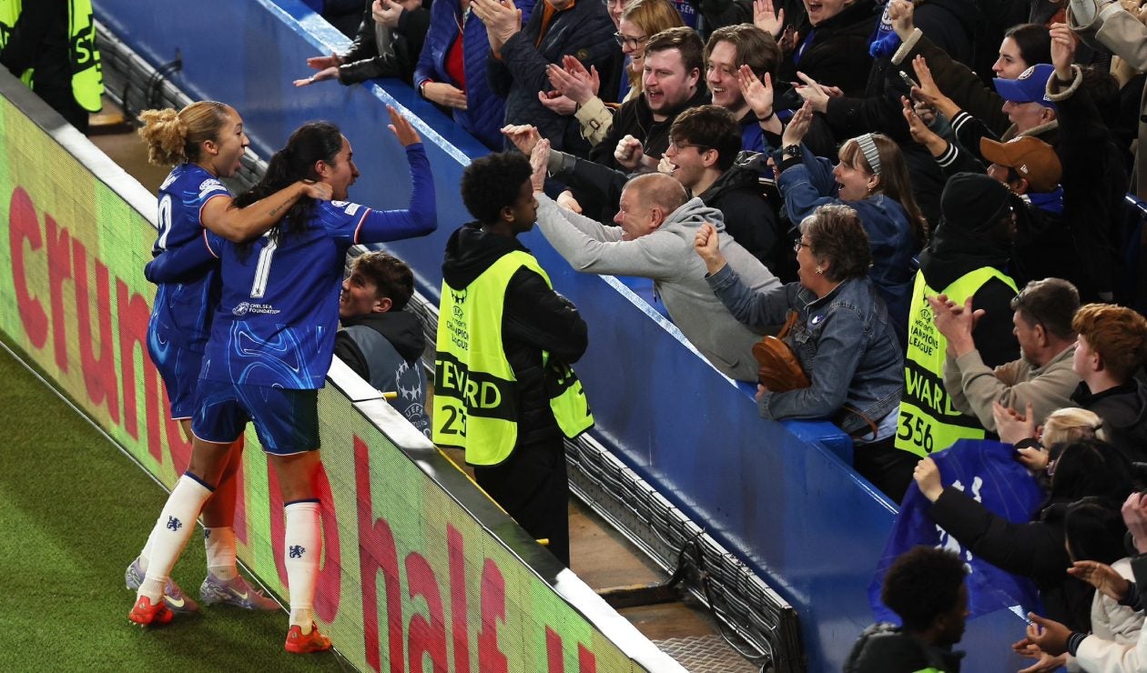 Mayra Ramírez con el Chelsea Femenino