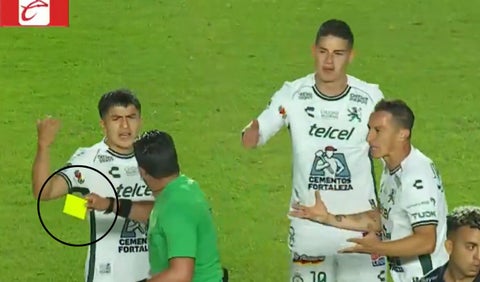 James Rodríguez recibió amarilla en León vs Querétaro