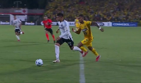 Bucaramanga y Colo Colo en duelo por Copa Libertadores 2025