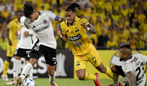 Bucaramanga y Colo Colo en duelo por Copa Libertadores 2025