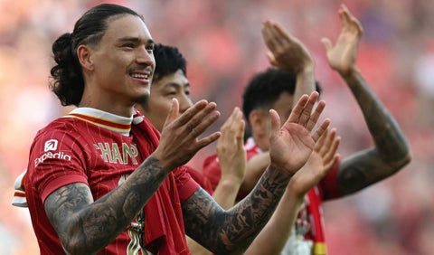 Darwin Núñez celebra el título con Liverpool