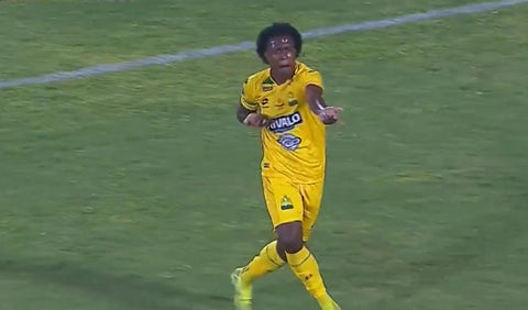 Gol de Kevin Londoño en Bucaramanga vs Colo Colo