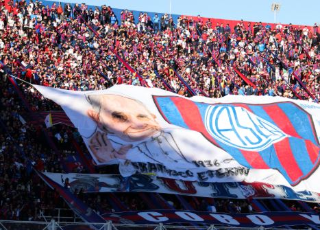 Homenaje de San Lorenzo al Papa Francisco