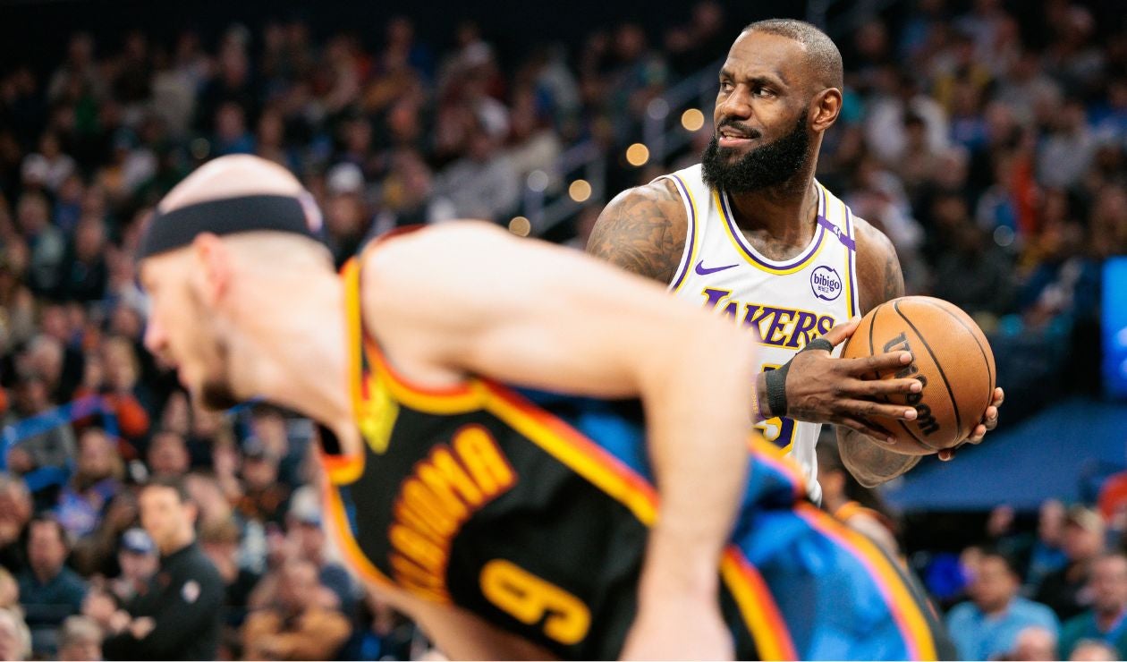 Lakers vuelve a ganar en la NBA con ayuda de LeBron