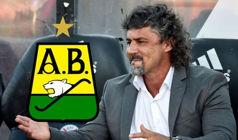 Leonel Álvarez, técnico colombiano