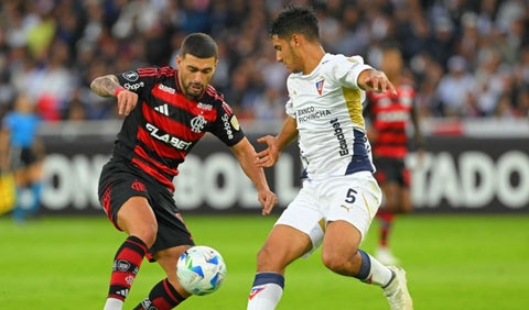 Liga de Quito y Flamengo en duelo por Copa Libertadores 2025