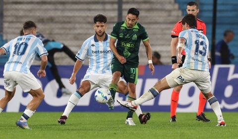 Racing y Bucaramanga en duelo por Copa Libertadores 2025