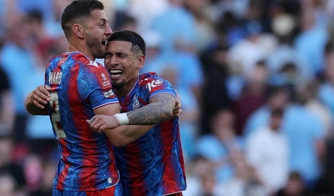 Daniel Muñoz con el Crystal Palace