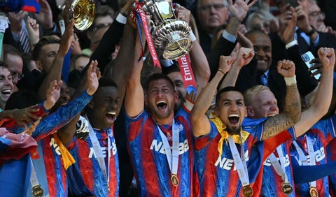 Daniel Muñoz, MVP de la final de la FA Cup