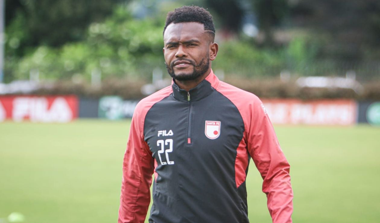 Elvis Perlaza regresó a entrenamientos con Santa Fe