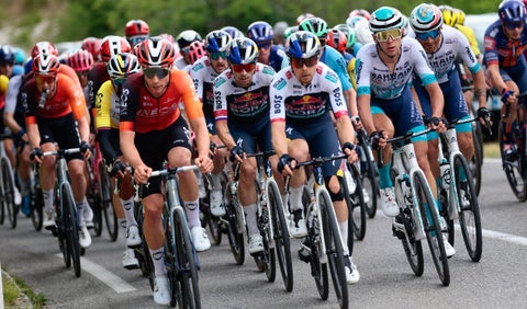 Primoz Roglic se retiraría del Giro de Italia