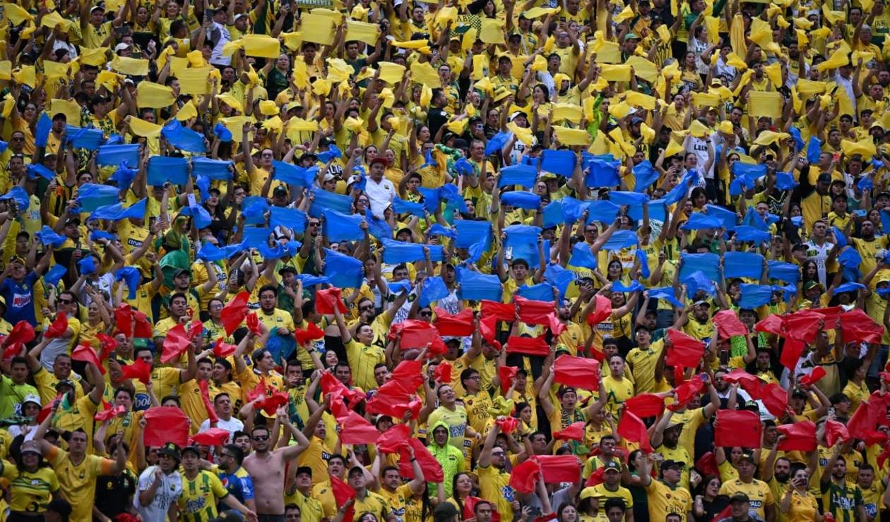 Hinchas del Atlético Bucaramanga en Copa Libertadores