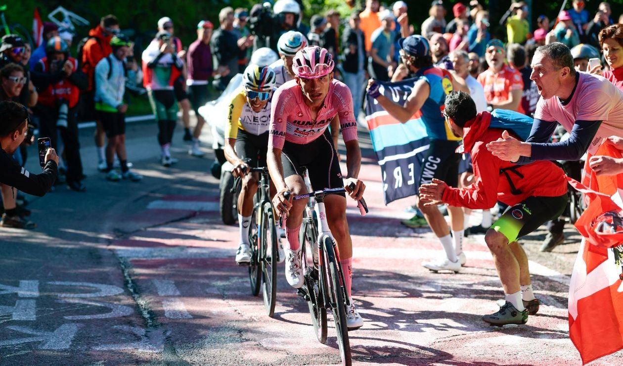 Isaac del Toro, líder del Giro de Italia 2025 tras la etapa 16