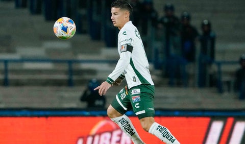James Rodríguez con el Club León vs Cruz Azul