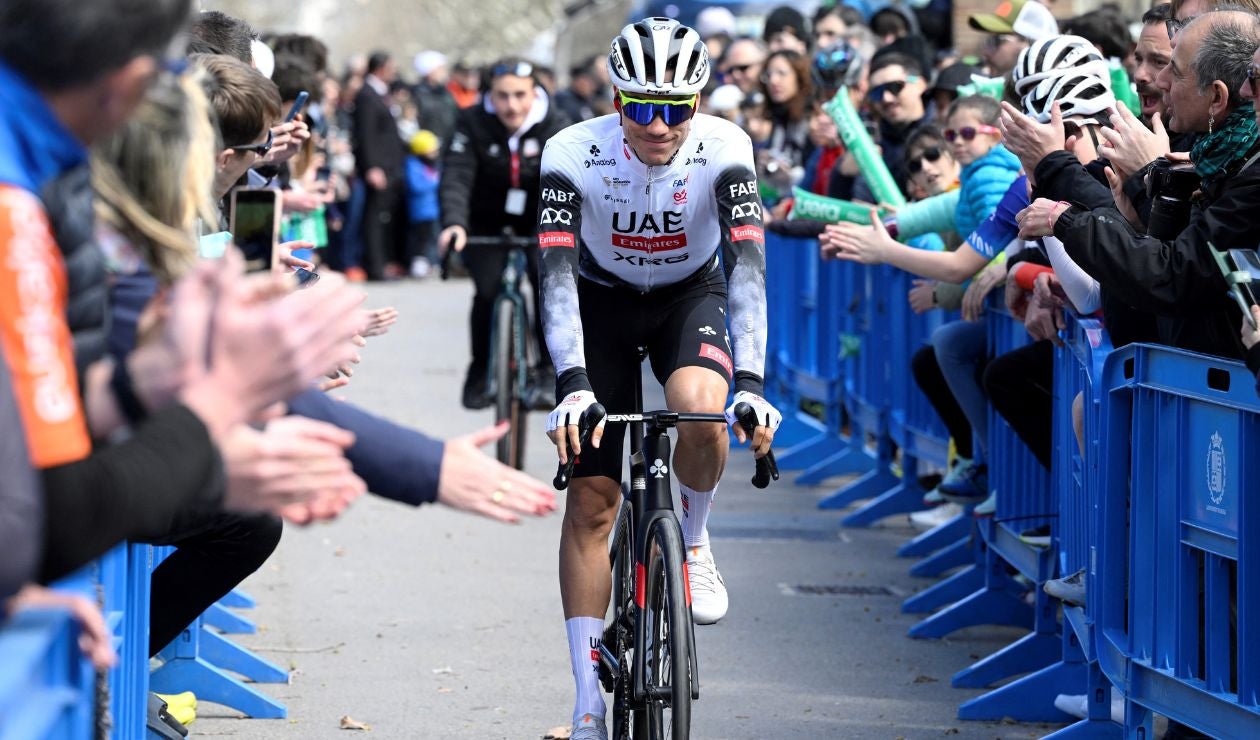 Juan Ayuso, líder del UAE Team Emirates en el Giro de Italia