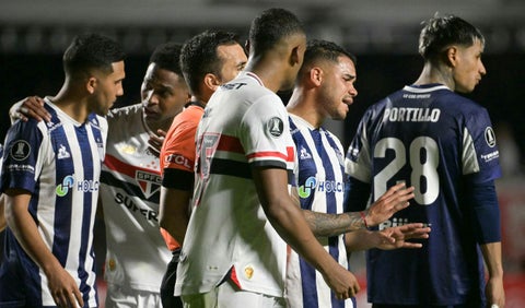 Miguel Navarro, futbolista víctima de xenofobia