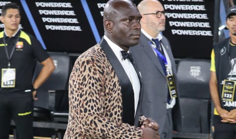 Segundo Castillo y su particular traje en la Copa Libertadores