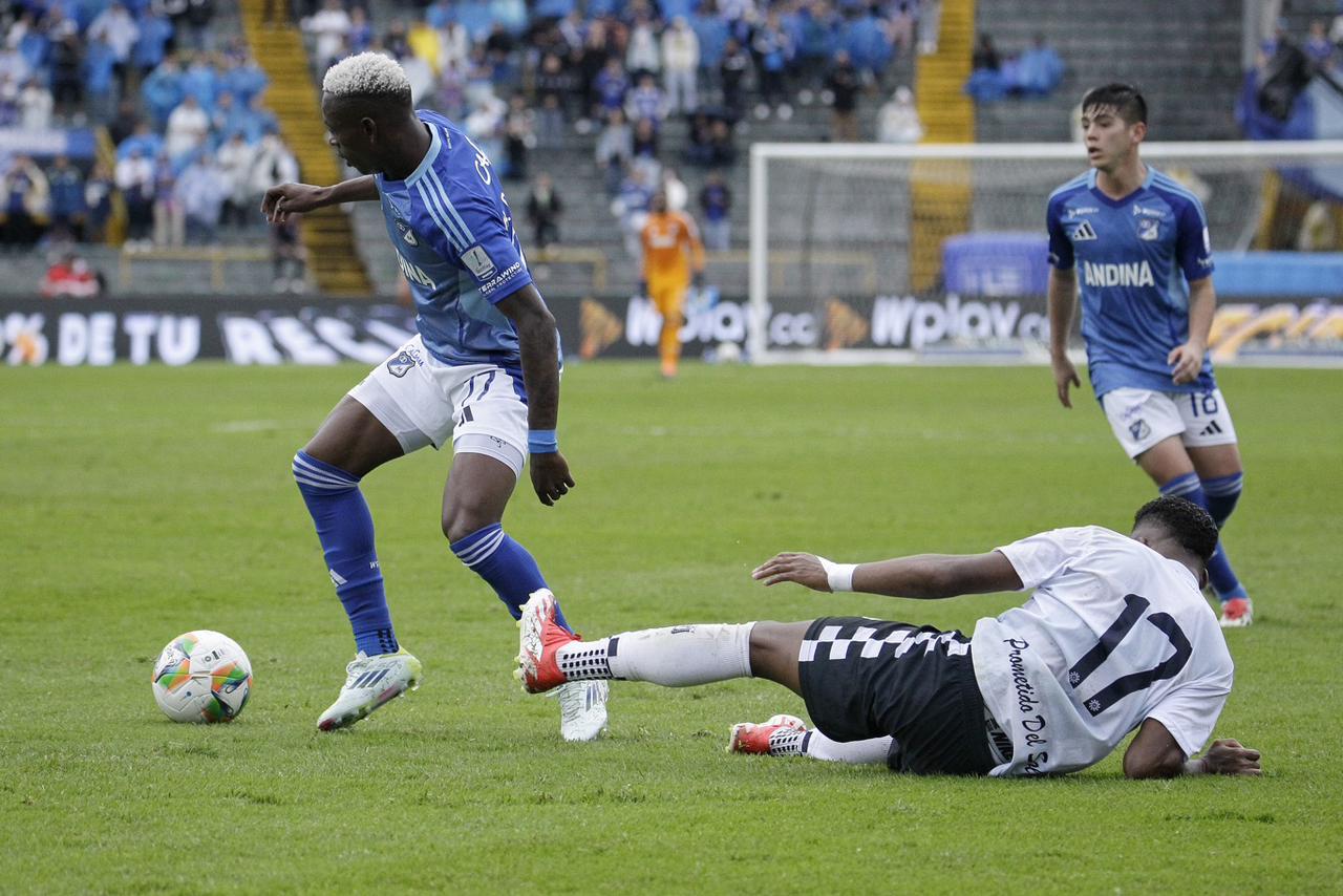 Millonarios enfrenta a Boyacá Chico en juego válido por la fecha 20 de la Liga Betplay I - 2025 en el estadio Nemesio Camacho el Campin