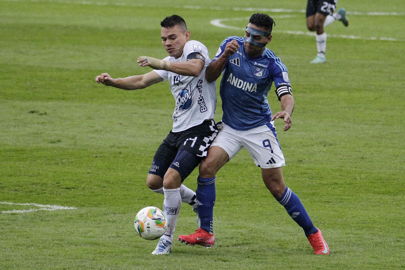 Millonarios enfrenta a Boyacá Chico en juego válido por la fecha 20 de la Liga Betplay I - 2025 en el estadio Nemesio Camacho el Campin