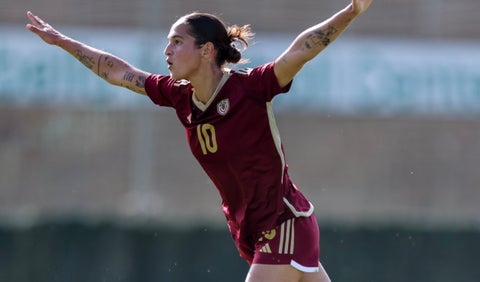 Deyna Castellanos con la selección de Venezuela