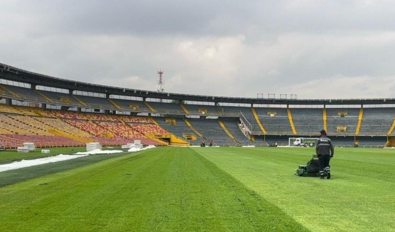 Gramilla del estadio El Campín de Bogotá