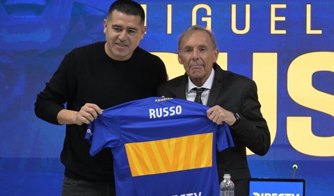 Juan Román Riquelme presenta a Miguel Ángel Russo como nuevo DT de Boca Juniors