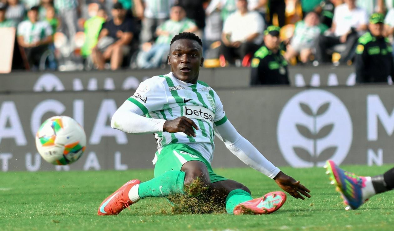 Kevin Viveros, delantero colombiano