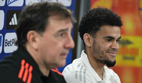 Néstor Lorenzo en rueda de prensa de la Selección Colombia