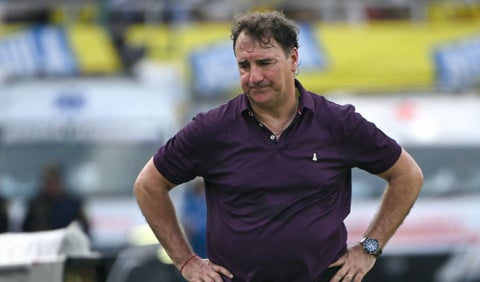 Lorenzo se juega su continuidad con una Colombia 'rota' y sin fútbol