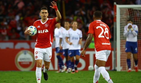 Rafael Santos Borré con Inter de Porto Alegre en la Copa Libertadores
