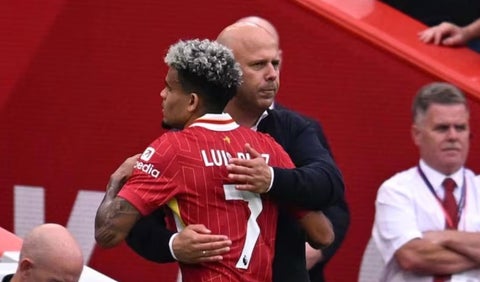 Arne Slot habló sobre Luis Díaz