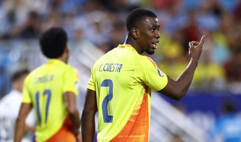 Carlos Cuesta, defensa central colombiano