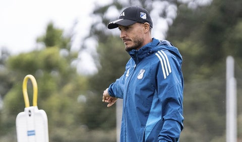 David González, técnico colombiano