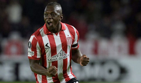 Edwuin Cetré la rompe en Estudiantes: golazo de chilena ante Huracán